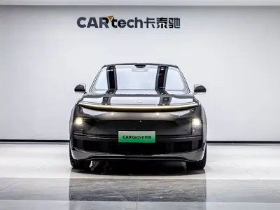 Li Auto Li L8 · 2025 год