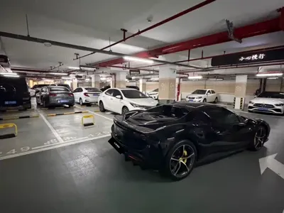 Ferrari 296 2024, 4000 км, за 3300000 CNY