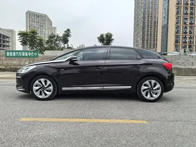DS DS 5 2016, 100000 км, за 36800 CNY