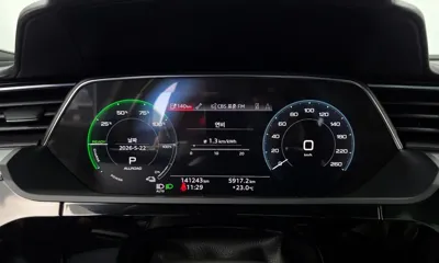 Audi e-tron 2022, 141243 км, за 39900000 KRW - фото 8