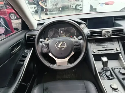 Lexus IS 2018, 71300 км, за 91300 CNY - фото 11