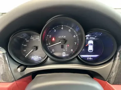 Porsche Macan 2023, 60000 км, за 475800 CNY - фото 10