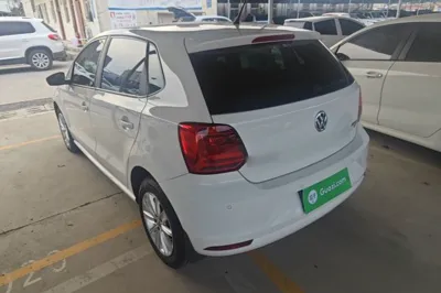 Volkswagen Polo 2014, 105900 км, за 40393.53 CNY