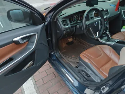 Volvo V60 2014, 131000 км, за 51126.39 CNY - фото 19