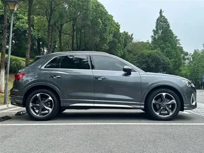 Audi Q3 2022, 40000 км, за 189800 CNY