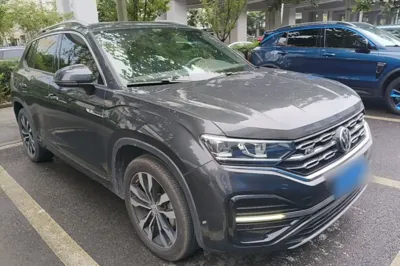 Volkswagen Tayron 2020, 86300 км, за 102479.39 CNY
