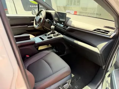 Toyota Granvia 2025, 0 км, за 288800 CNY - фото 8