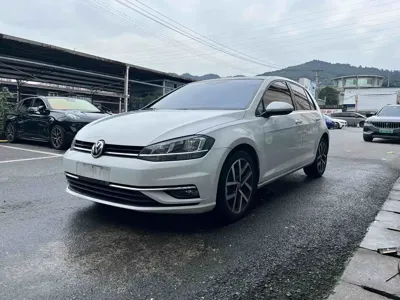 Volkswagen Golf · 2020 год