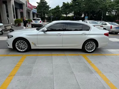 BMW 5 Series 2019, 60000 км, за 143800 CNY