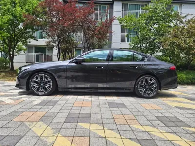 BMW 5-Series 2026, 2300 км, за 86000000 KRW - фото 3