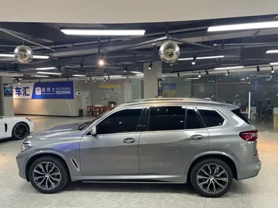 BMW X5 2022, 72000 км, за 279800 CNY