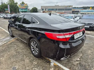 Hyundai Grandeur 2012, 234000 км, за 2900000 KRW